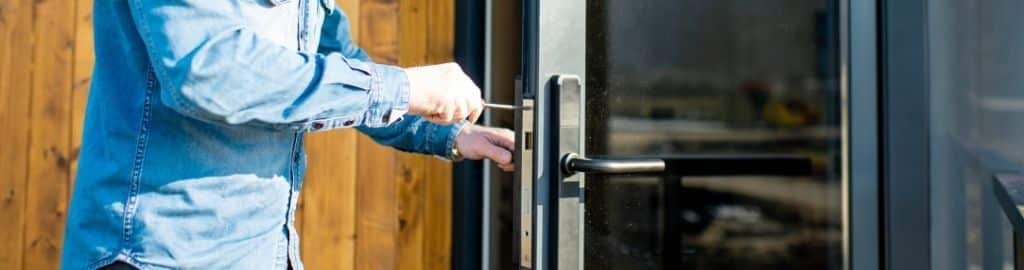Whether garage door openers, garage door springs, or new garage door installation, OHD is your best option for commercial and residential garage door repairs.