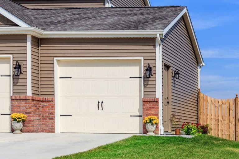 For residential and commercial doors, Overhead Door Company of Puget Sound can handle every aspect of your garage door system.