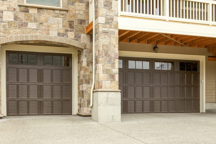 Carriage-House-Horizontal-Vertical-Overlays-Model-7540-(307)-Walnut-6-Square-750x500-99da4f3 (1)